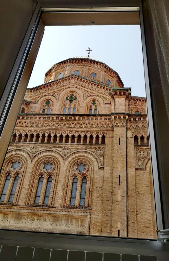 Camera E Bagno Privato A 3 Minuti Dalla Stazione Bologna Exterior foto